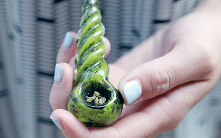 How To Use A Weed Pipe