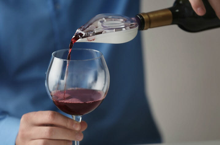 What Does a Wine Aerator Do