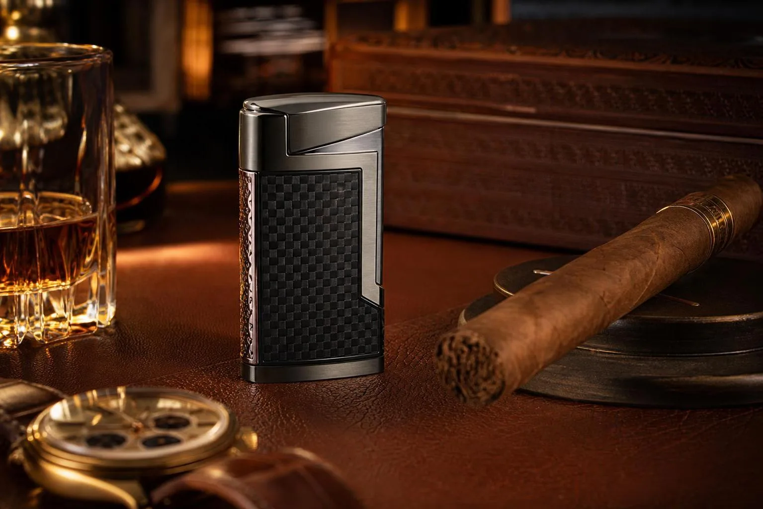 Colibri CU300T1 Cigar Cutter Review 2026 2 Close-up of the Colibri build quality, materials and finish during our review