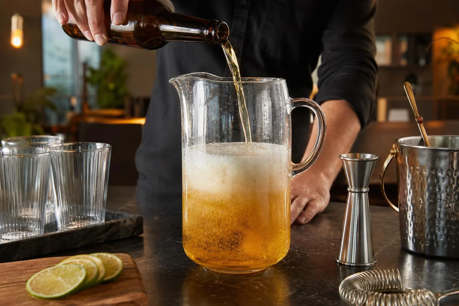How Many Ounces In A Pitcher Of Beer? Get Answer Now 4 How Many Ounces In A Pitcher Of Beer? — explained with facts and figures in this guide
