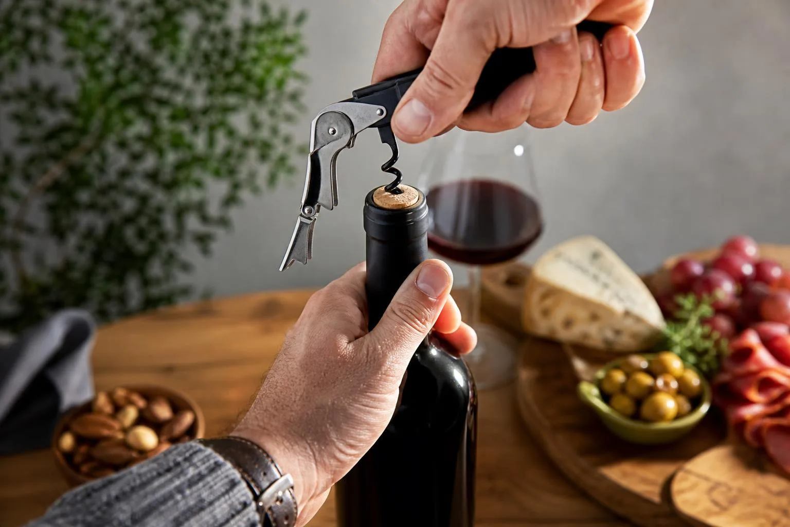 How To Use A Cork Opener? 3 How To Use A Cork Opener? — explained with facts and figures in this guide