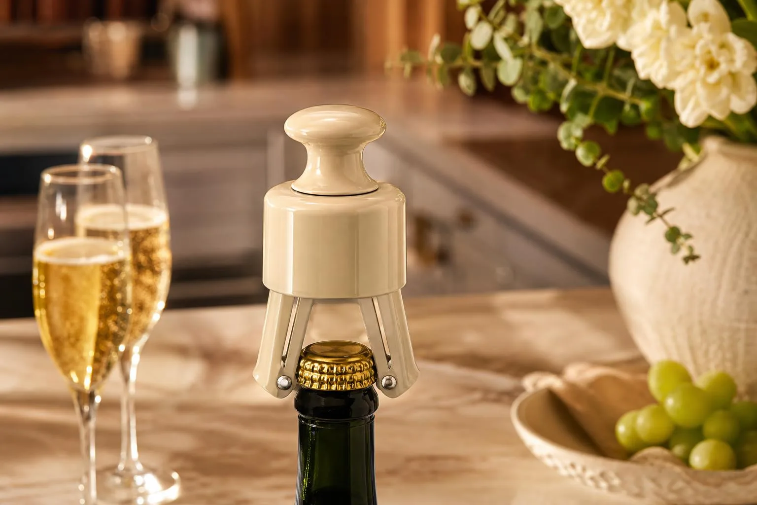 Le Creuset Champagne Crown Sealer