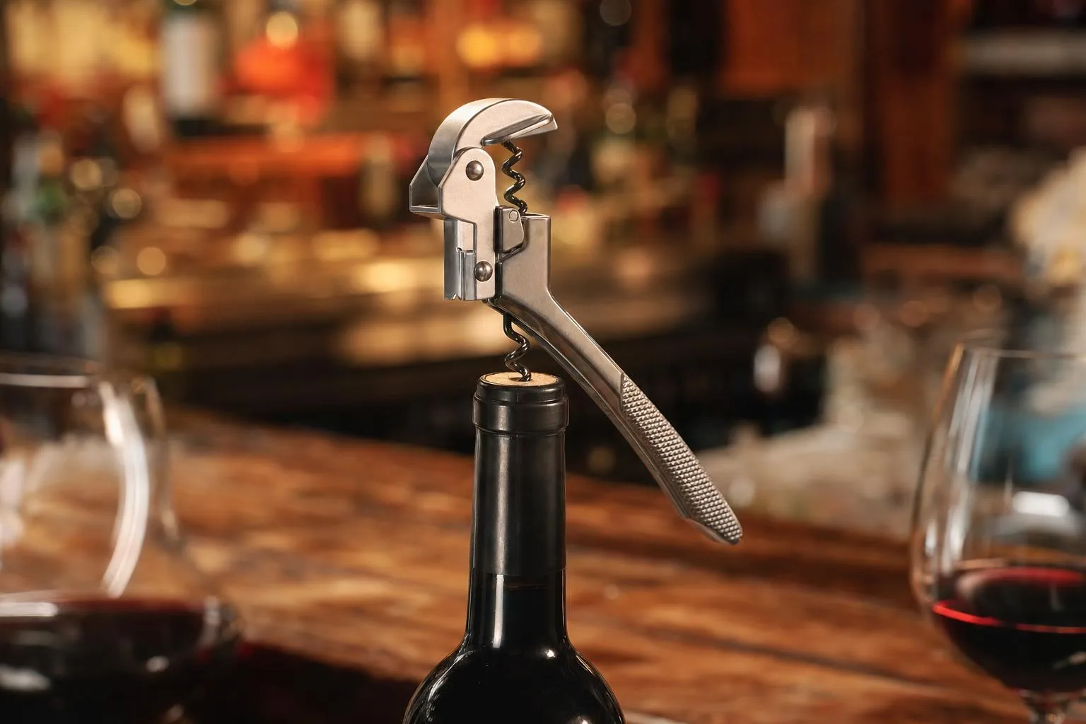 The Monopol IM1625.21 reviewed hands-on by the FlightWineBar team after real-world testing