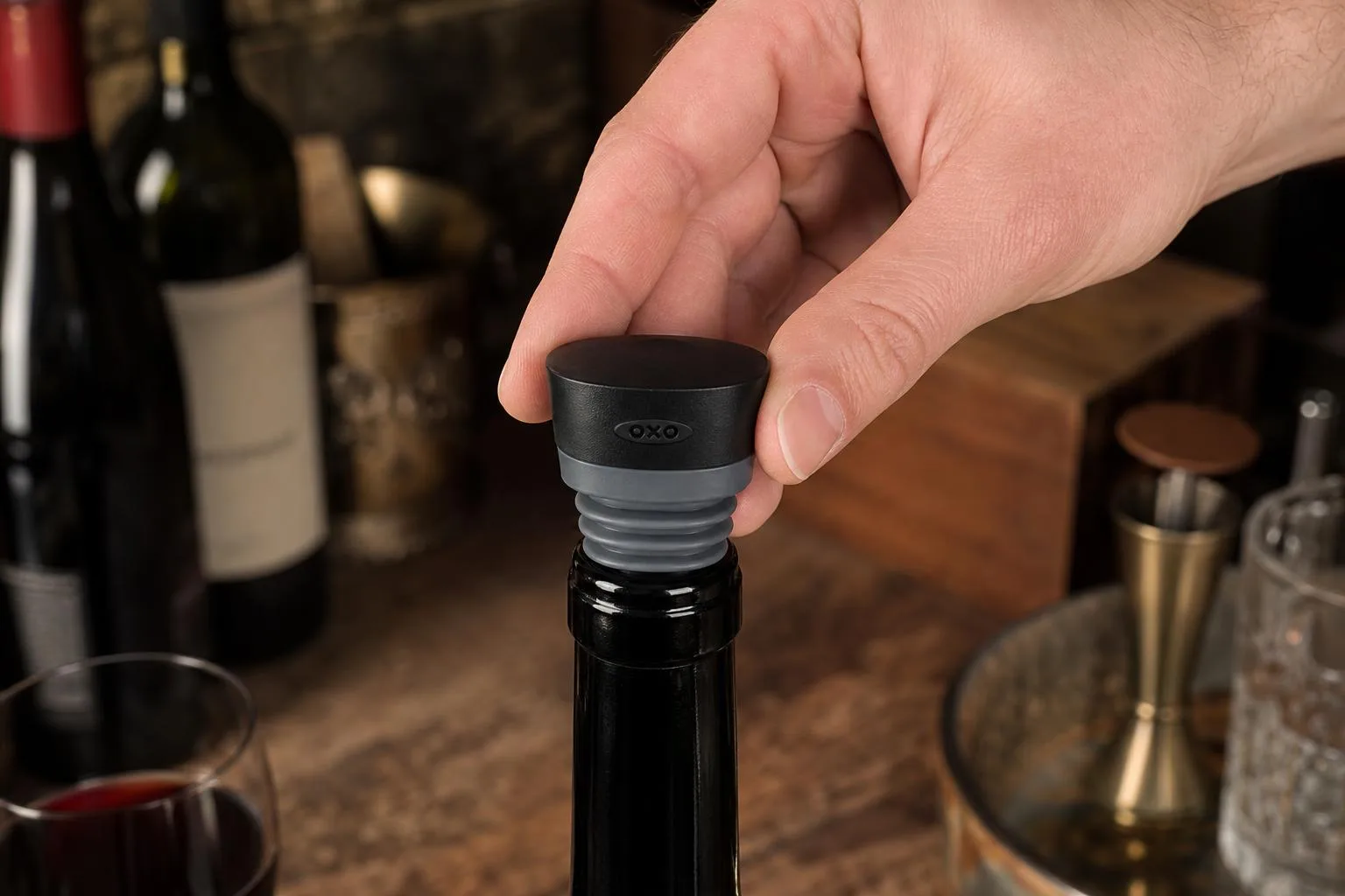 OXO Expanding Wine Stopper Review 2026 2 Close-up of the OXO Expanding Wine Stopper build quality, materials and finish during our review