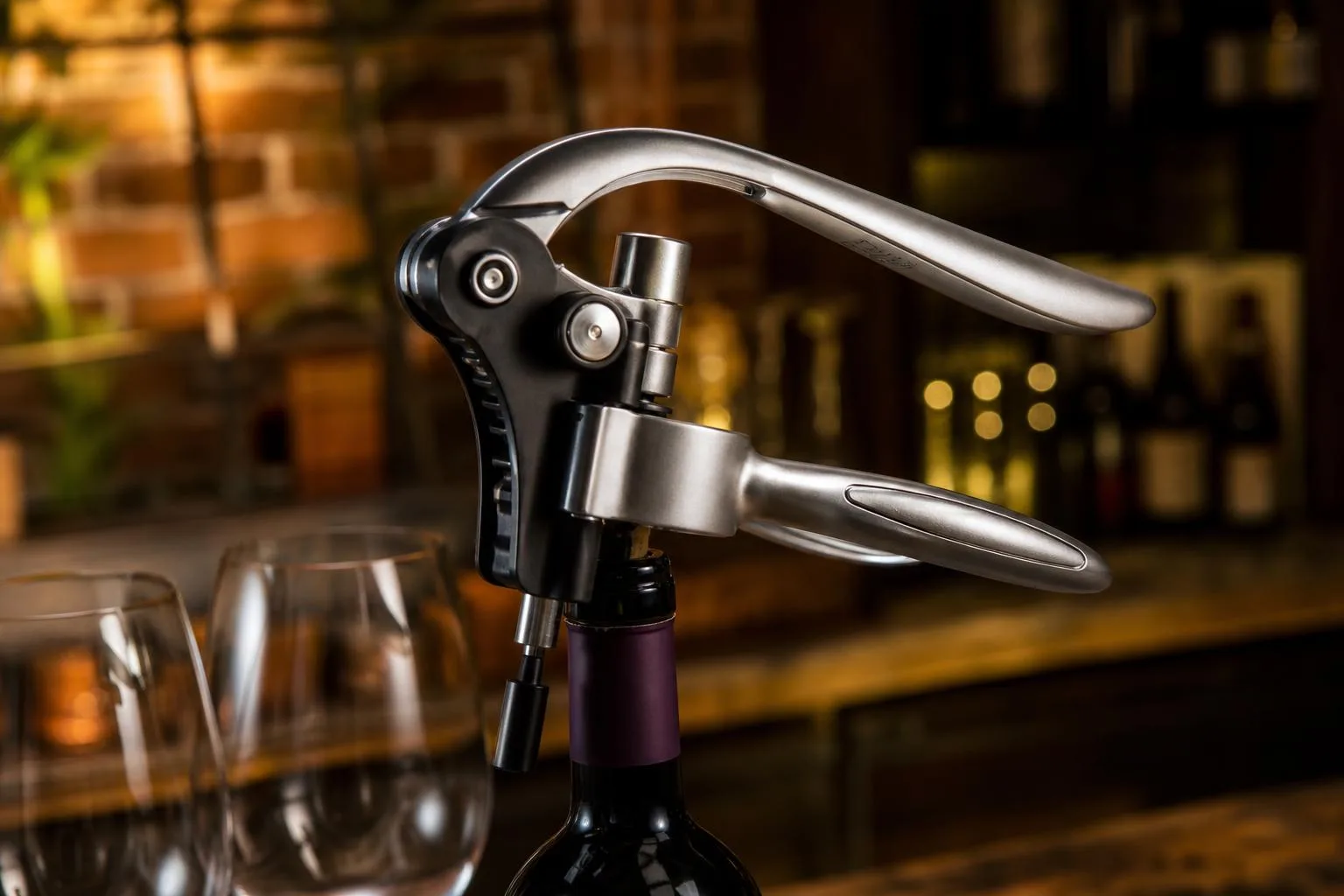 Wine Enthusiast 495 15 04 Wine Opener Review 2026 1 The Wine Enthusiast 495 15 04 reviewed hands-on by the FlightWineBar team after real-world testing