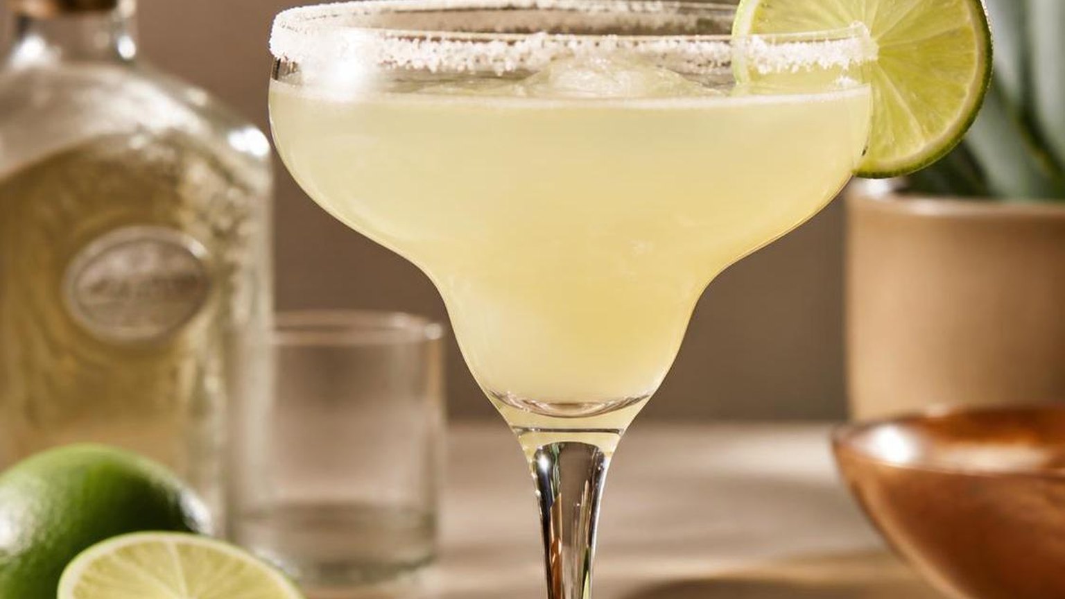 Does Tequila Have Gluten? — side by side with the alternatives