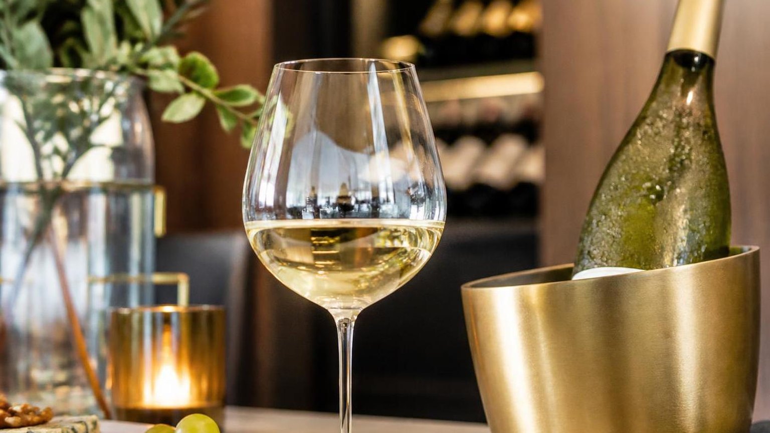 Does Wine Have to Be Refrigerated? 2 Does Wine Have to Be Refrigerated? — explained with facts and figures in this guide