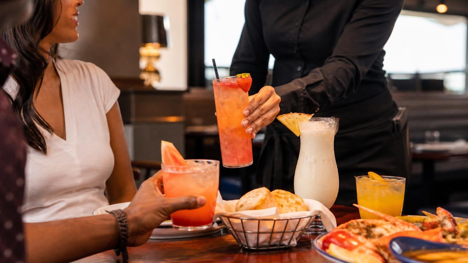 Drinks at Red Lobster for Cocktails, Beer, and Wine 5 Drinks at Red Lobster for Cocktails, Beer, and Wine — the practical details