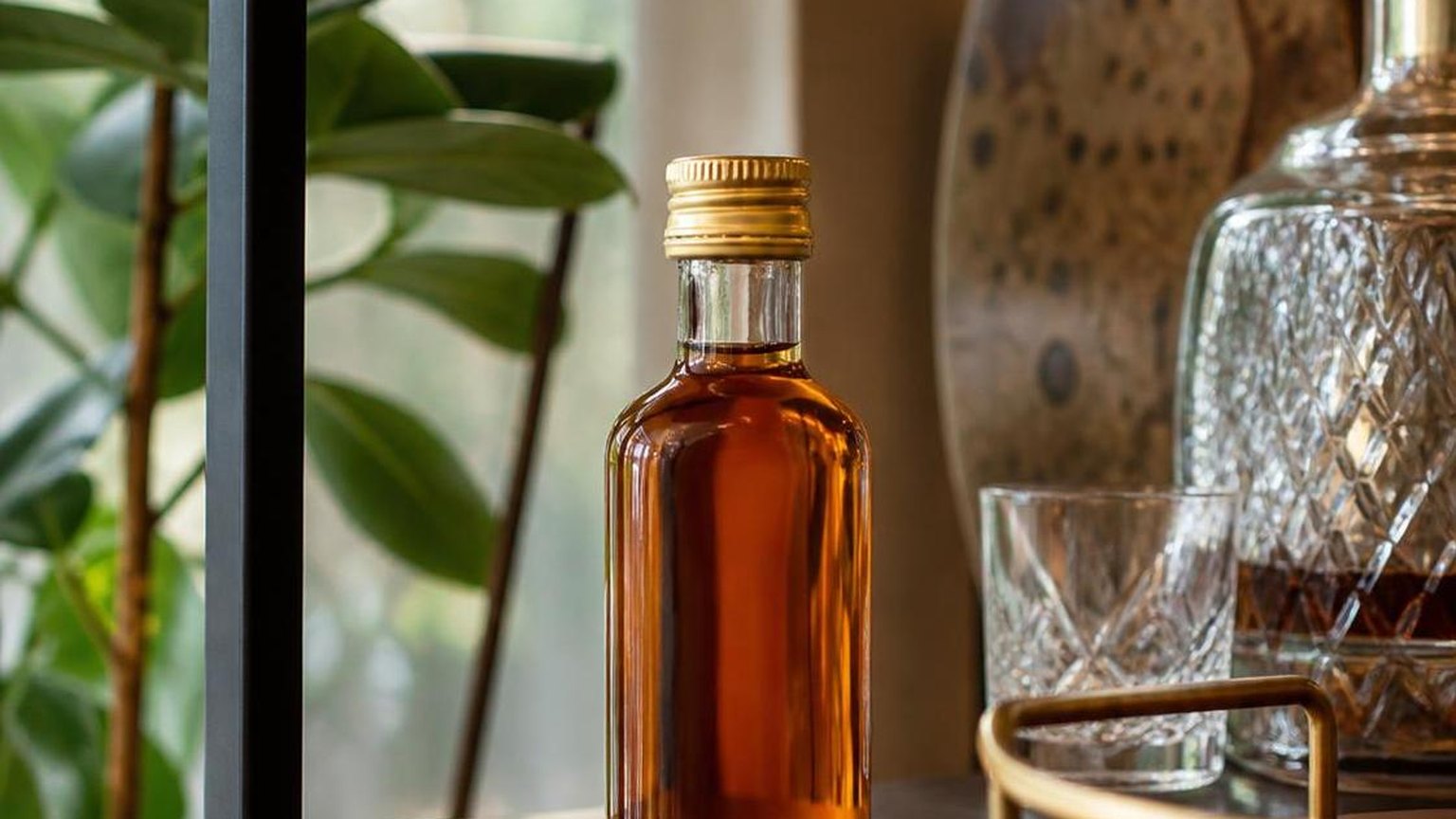 How Big Is A Mickey Of Rum? — the details worth knowing