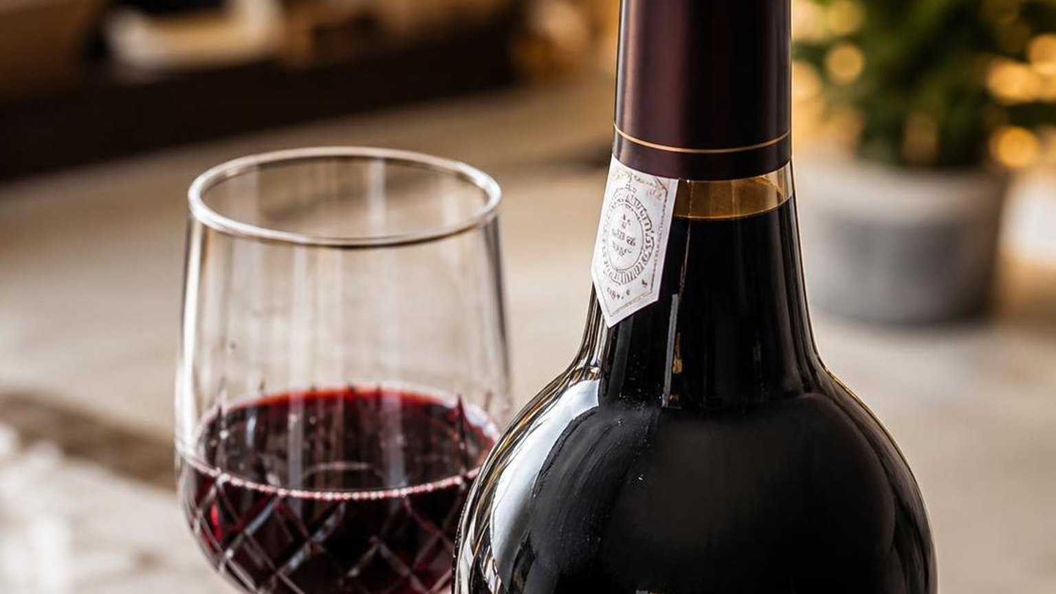 How Long Does Port Wine Last After Opening? — explained with facts and figures in this guide
