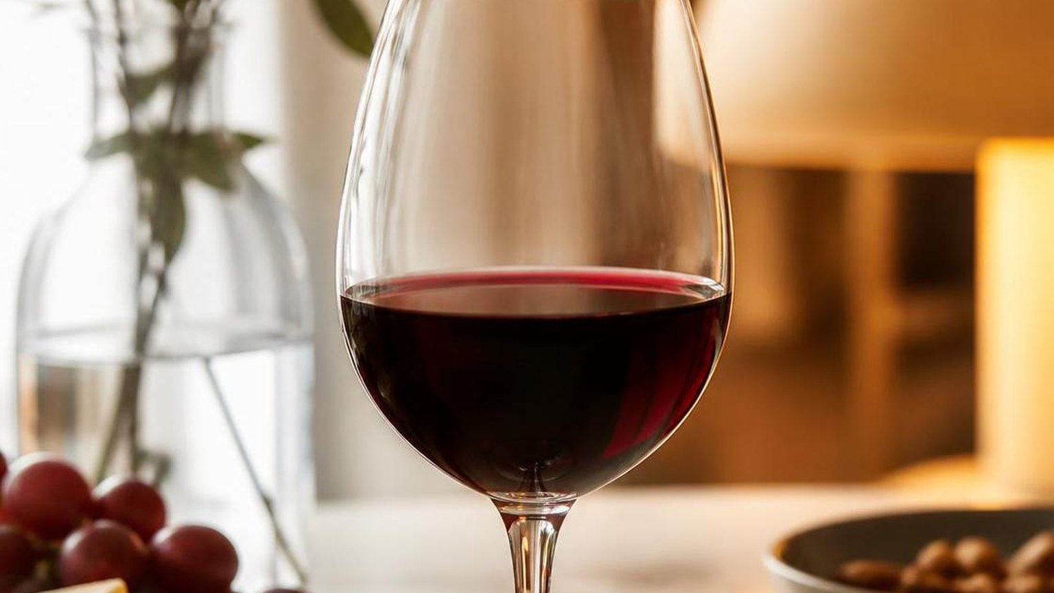 How Many Drinks Are in a 10-ounce Glass of Wine? — explained with facts and figures in this guide