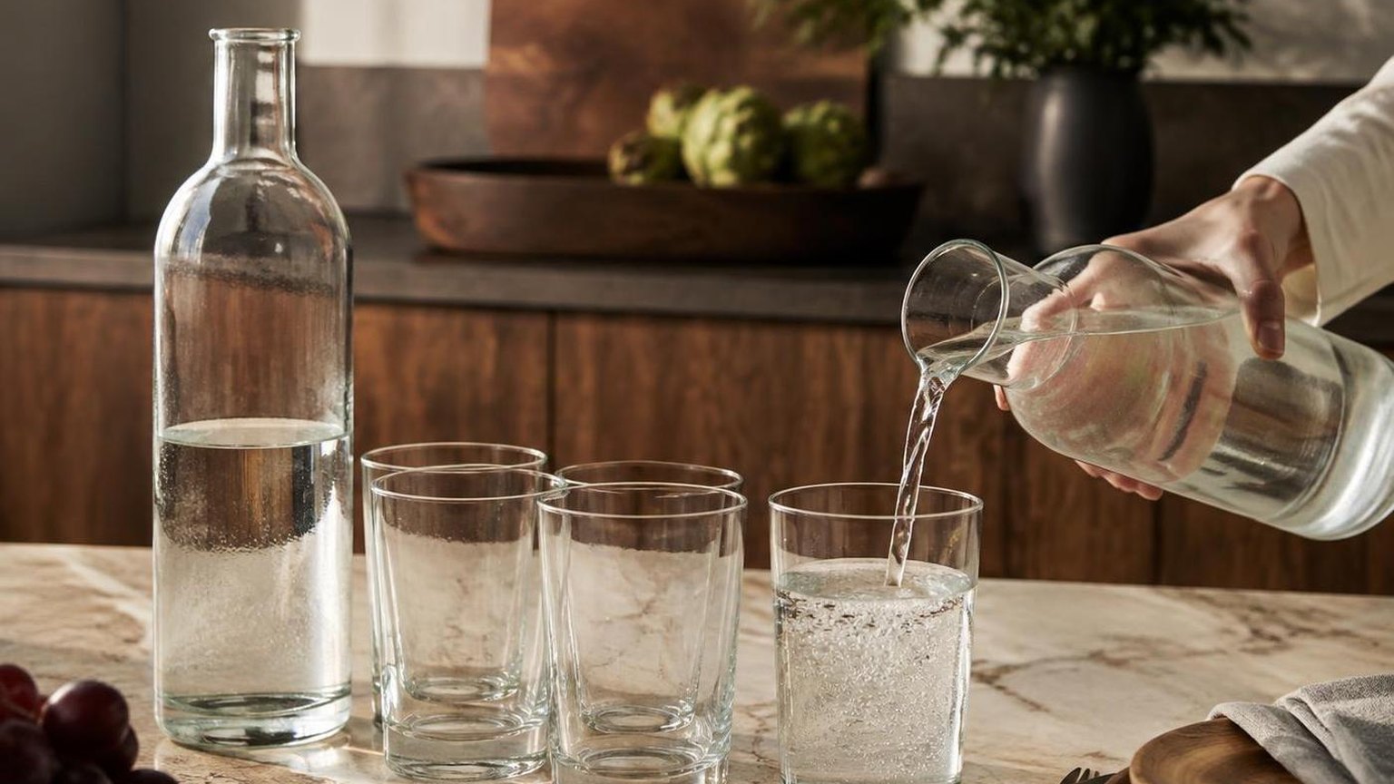 How Many 8 Oz In 1 Liter? — measured, not estimated