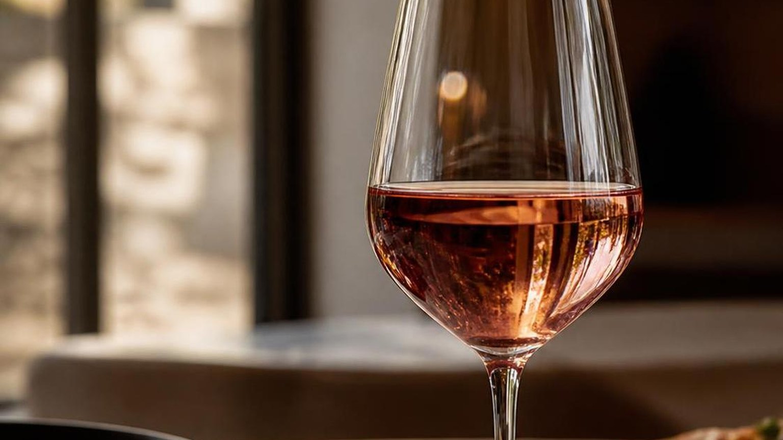 How Many Calories In A Glass Of Rose? — the details worth knowing