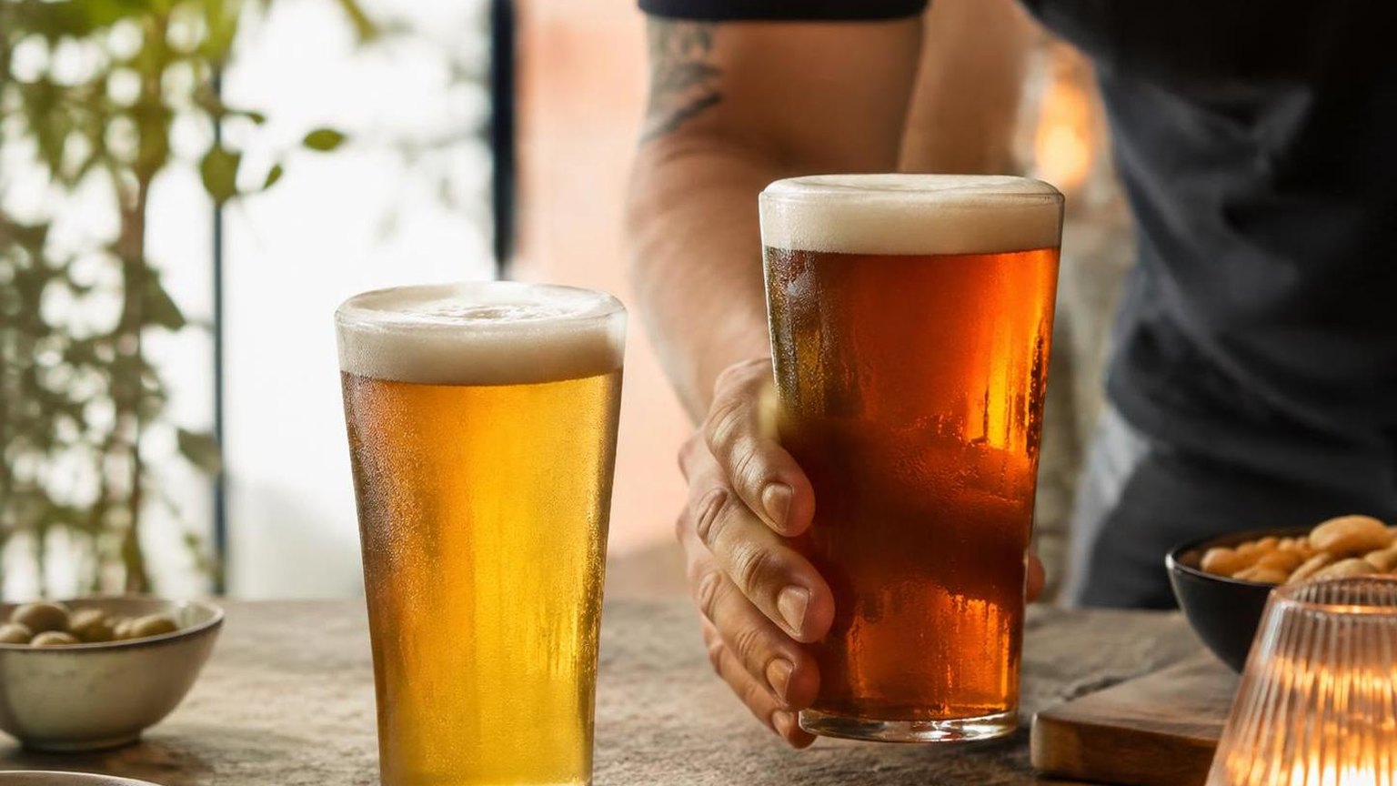 Pale Ale Vs IPA: The Easiest Way to Distinguish 10 Pale Ale Vs IPA at a glance, for quick reference