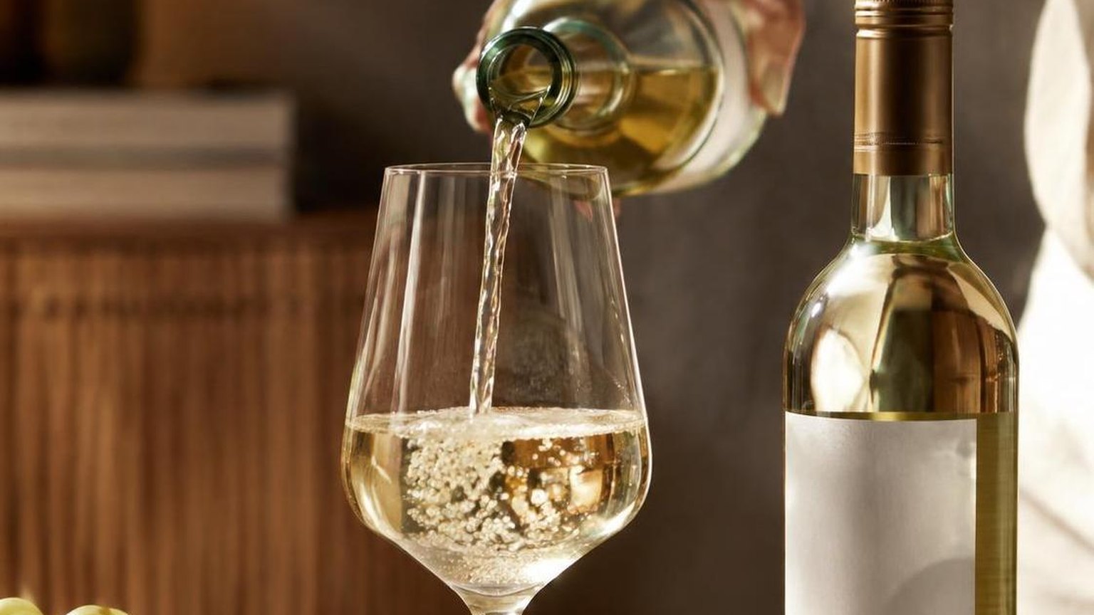 What Does Pinot Grigio Taste Like? — a closer look