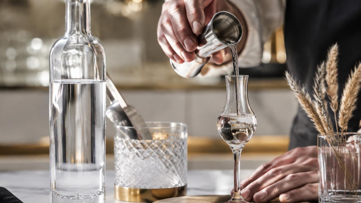What Does Vodka Smell Like? — how it compares in practice